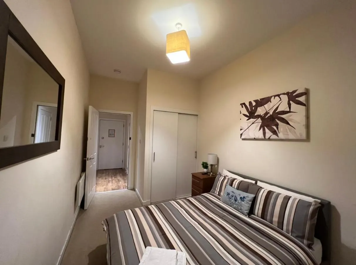 Apartman Aberdeen Stay Central 2-Bedrooms Apt-No Party